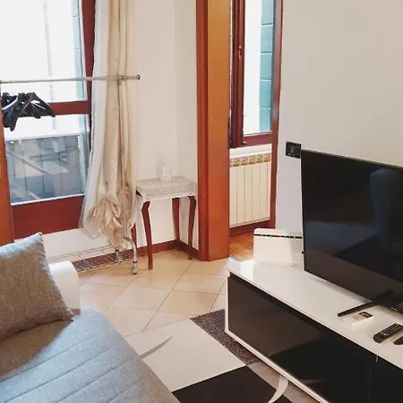 Magic Casanova Flat In The Heart Of شقة